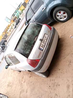 Clio 2 image 4