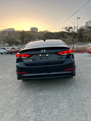 Elantra 2018 image 6