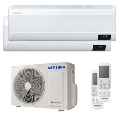 Samsung Split 12000 BTU 1.5 CV wind-free triple inverter image 1