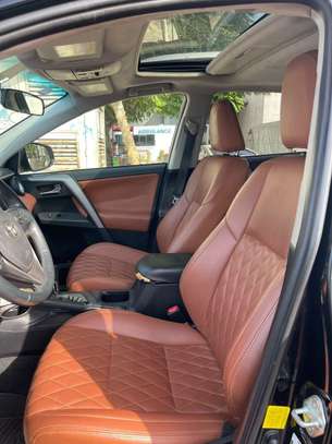 2016 TOYOTA RAV4 XLE image 7