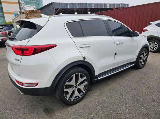 Kia sportage image 2