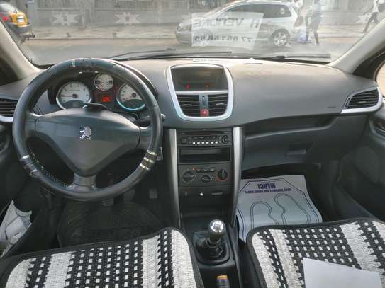 PEUGEOT 207 image 5