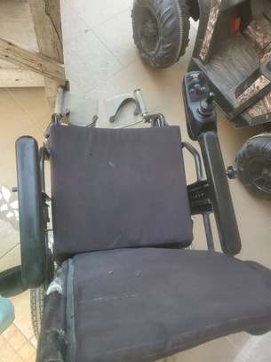 Chaise roulante électrique image 3