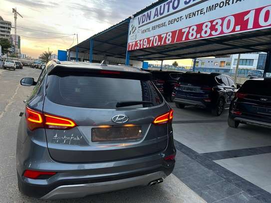 Hyundai Santa Fe essence 2018 Exclusive image 4