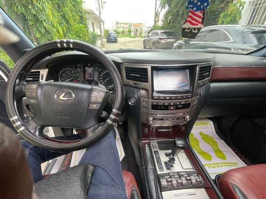 LEXUS LX 570  2015 image 15