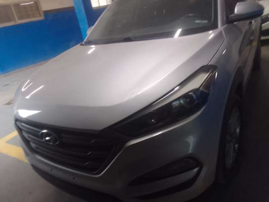 Hyundai tucson full options image 2