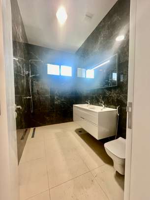 Appartement F5 à louer au Point E image 7