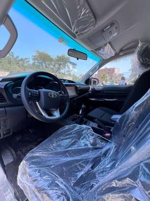 Toyota Hilux 0kM image 4