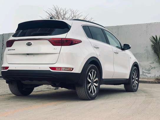 KIA Sportage image 1