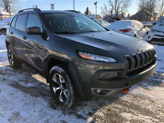 Jeep Cherokee trailhawk image 8
