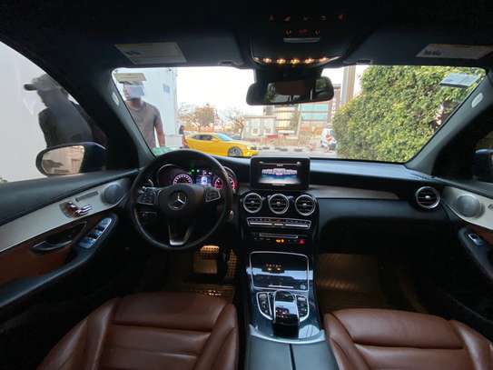 Mercedes-Benz  2019 image 9