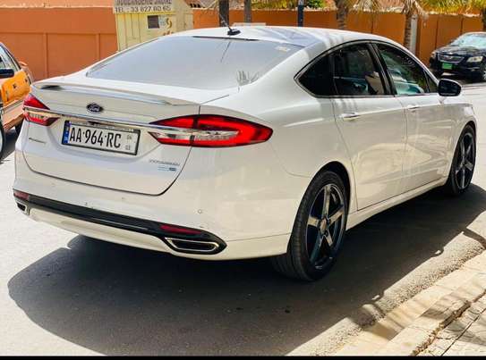Ford Fusion image 4