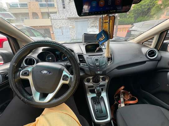 Ford fiesta 2014 image 2