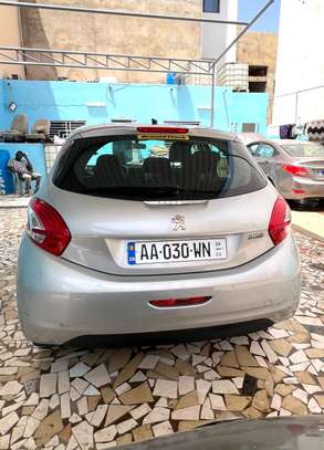 Peugeot 208 1.4 bluehdi 2017 image 1