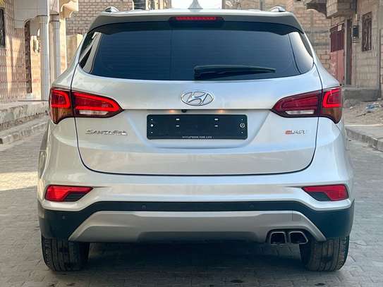Hyundai Santafe image 5