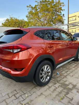 HYUNDAI TUCSON 2018 image 2