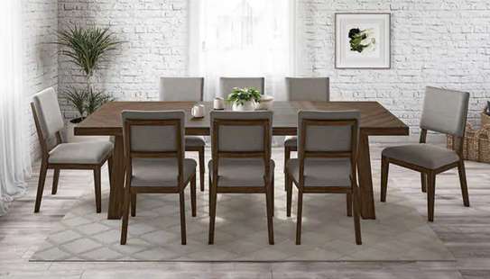 Table à manger en bois + 8 chaises image 1