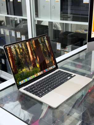 MacBook Air 2024 M3 256/16 image 2
