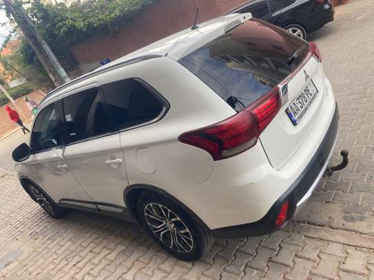 Mitsubishi outlander 2015 7 Places image 7