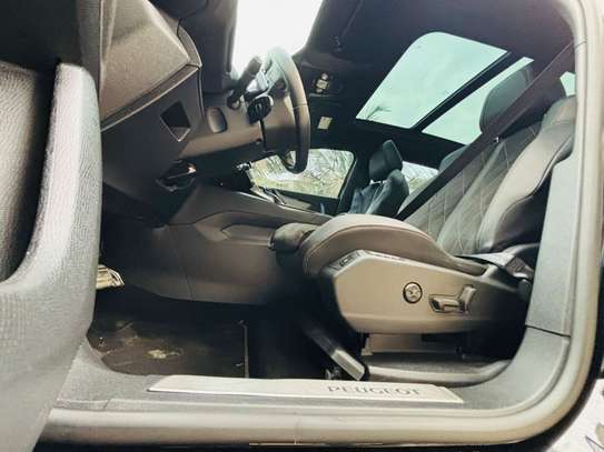 Peugeot 3008 2019 image 9