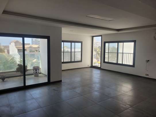 Trois chambres à louer par mois image 1