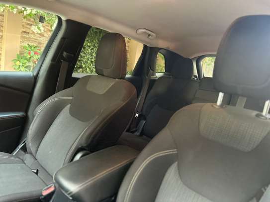 Jeep Cherokee image 8
