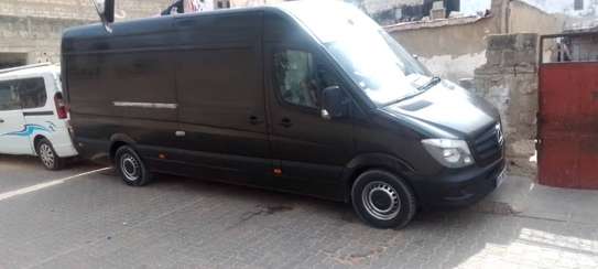 Mercedes Benz sprinter image 2