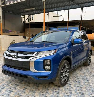 Mitsubishi SUV compact 5 portes bleu polyvalent image 3