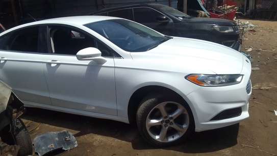 FORD FUSION image 6