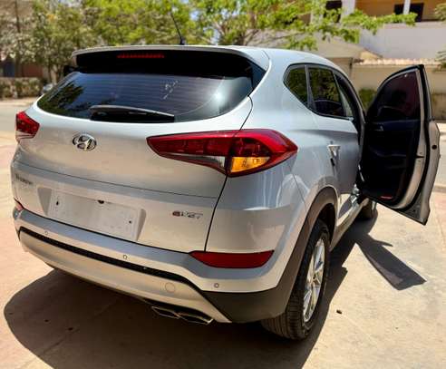 Hyundai Tucson 2017 image 2