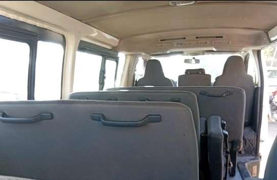 Toyota hiace 2016 image 4