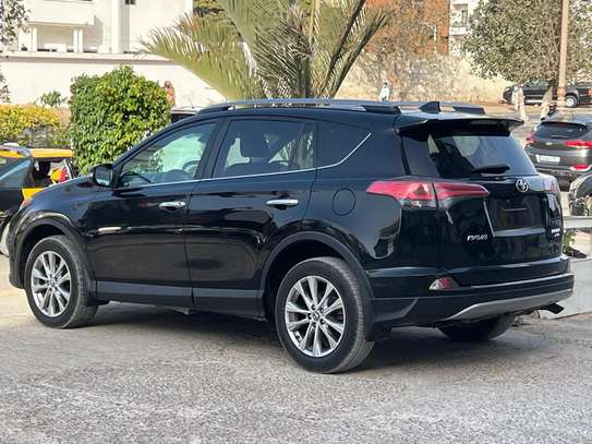 Toyota Rav4 2018 limited image 3