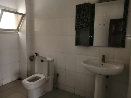 Appartement F4 à louer au 2e étage à la cité K. Gorgui VDN image 7