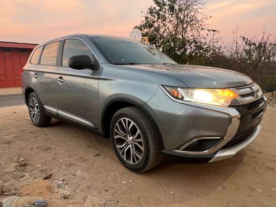 Mitsubishi Outlander image 7