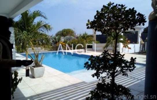 Une villa contemporaine haute standing à vendre à Nguerigne image 2