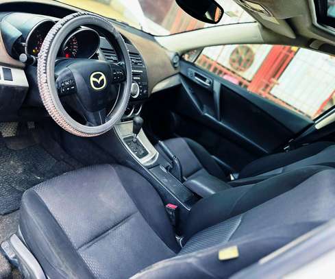 Mazda 3 Blanc Essence Toit Ouvrant Compact image 11