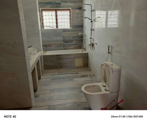 Belle villa à la citée djilly mbaye image 11
