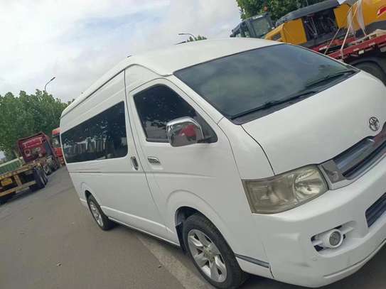 Mini bus Toyota hiace 15 place 2017 image 5