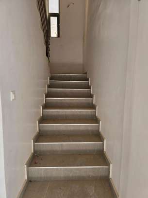 Particulier Vend Superbe villa a Saly R+1 image 7