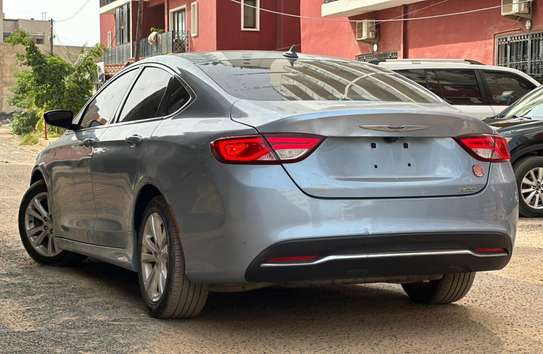 Chrysler 200s image 8
