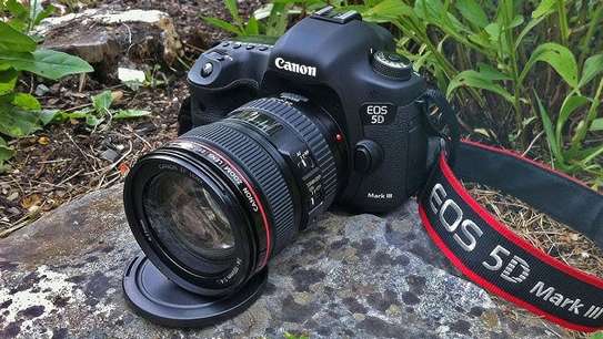 Canon EOS 5D MARK III + OBJECTIF 24 - 105 image 1