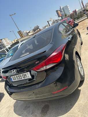 Hyundai Elantra image 4