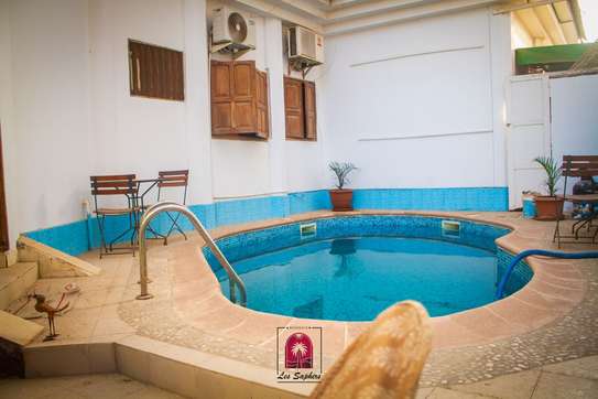 Villa meublé avec piscine au Almadies image 7