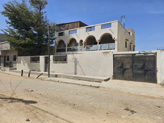 Grande Villa  r+1 à vendre à keur ndiaye lo image 1