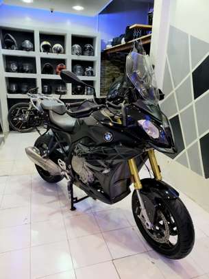 Bmw s1000 xr triple black image 11