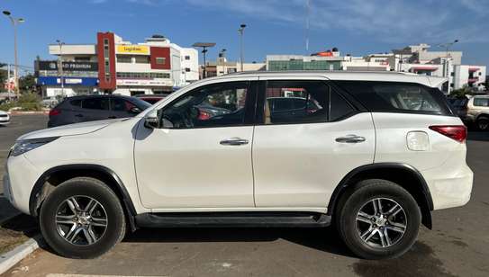 Toyota fortuner 2017 image 3