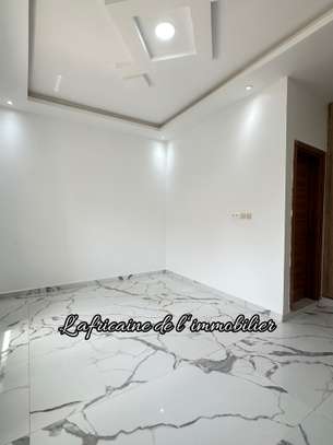 Appartement F4 à louer à la Cité Biagui image 12