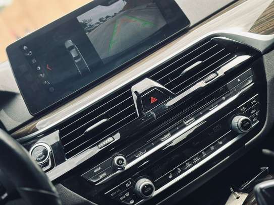 BMW 530i 2018 image 8