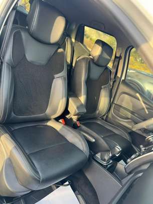 RENAULT CLIO 5 2019 image 8