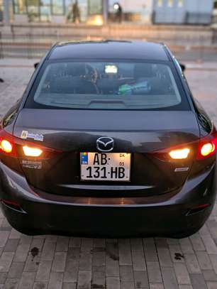 Mazda 3 2018 image 9